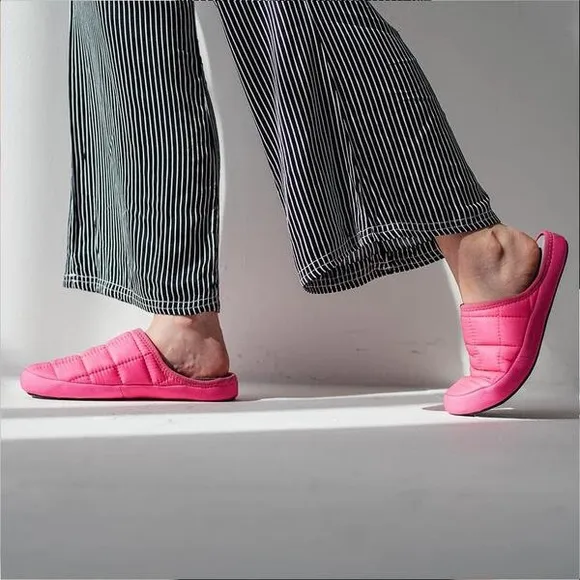 ✨COMA TOES✨ Quilted Tokyoes House Slippers