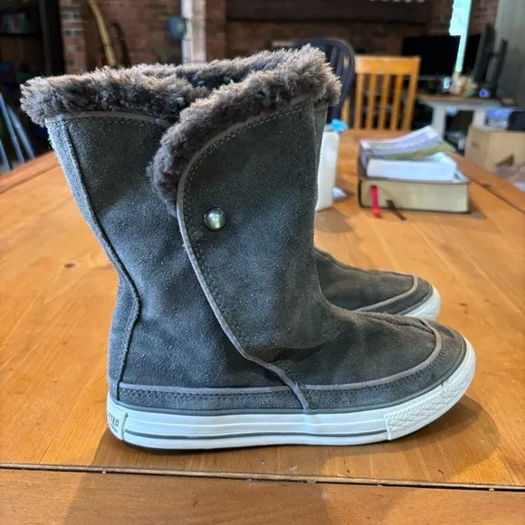 Converse All star womens Beverly faux fur winter boots gray 6