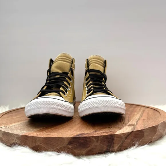 Converse Chuck Taylor All Star Hi Leather Size Men's 7.5 Women's 9.5 Dunes/Cape
