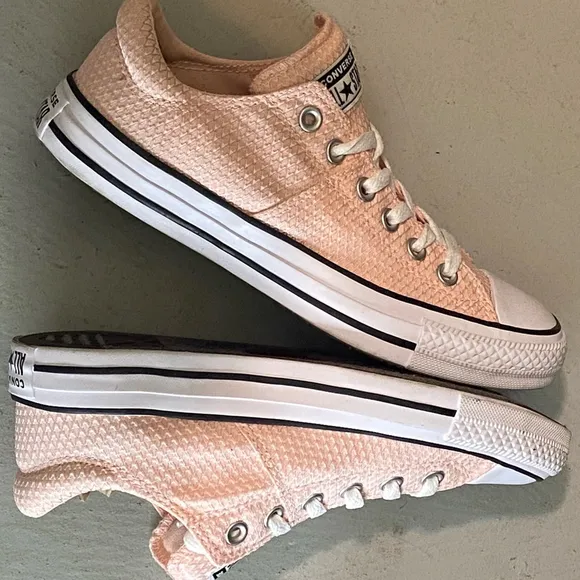 Converse Chuck Taylor Madison Women's Sneakers 555860f (Original) USW8