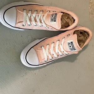Converse Chuck Taylor Madison Women's Sneakers 555860f (Original) USW8