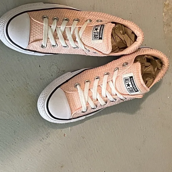 Converse Chuck Taylor Madison Women's Sneakers 555860f (Original) USW8
