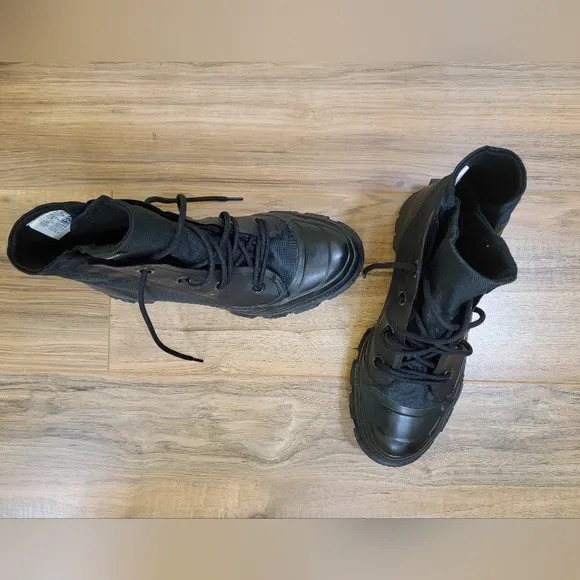 CONVERSE UNISEX CHUCK TAYLOR MC18 GORETEX BOOTS SIZE Men's 6,Women's 8, black