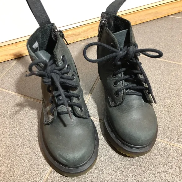 COPY - Dr Martens Leather Mid Combat Boots