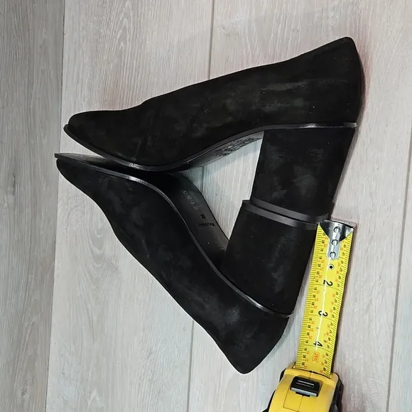COS Women 70s V cut pump Suede The Pointed Toe Heels Shoes sz 7