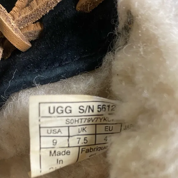 Cozy UGG Dakota Moccasin Slippers US Women’s Size 9 Black