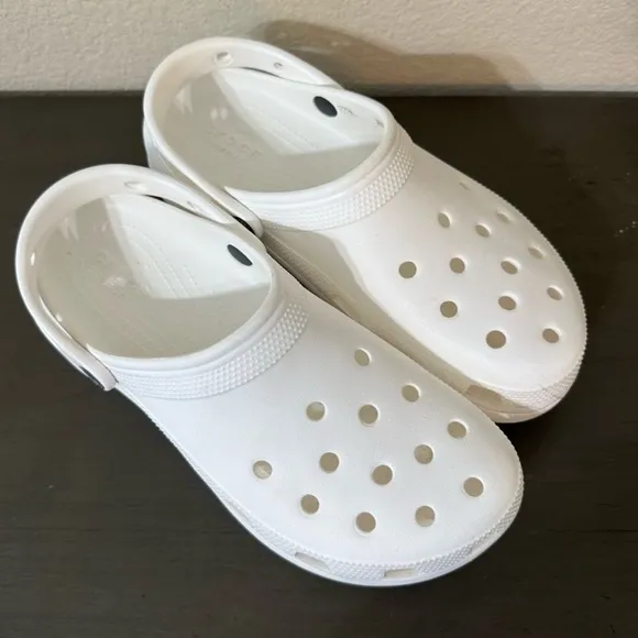 Crocs Classic Platform Clog White Size 11 TrendyComfortable Elevated Shoes