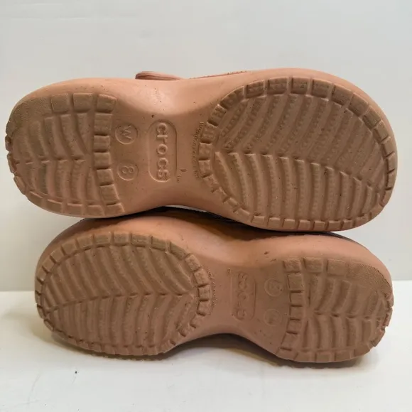 Crocs Classic Platform Clogs in Pale Blush Pink women’s size 8