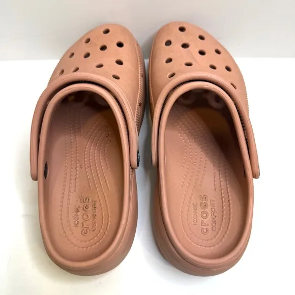 Crocs Classic Platform Clogs in Pale Blush Pink women’s size 8