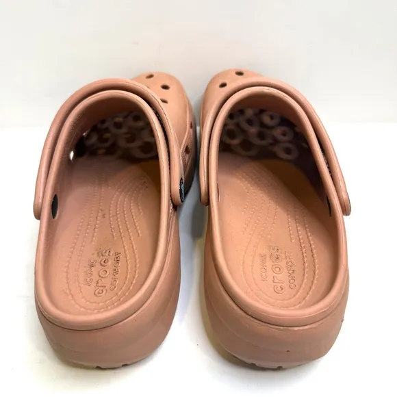 Crocs Classic Platform Clogs in Pale Blush Pink women’s size 8