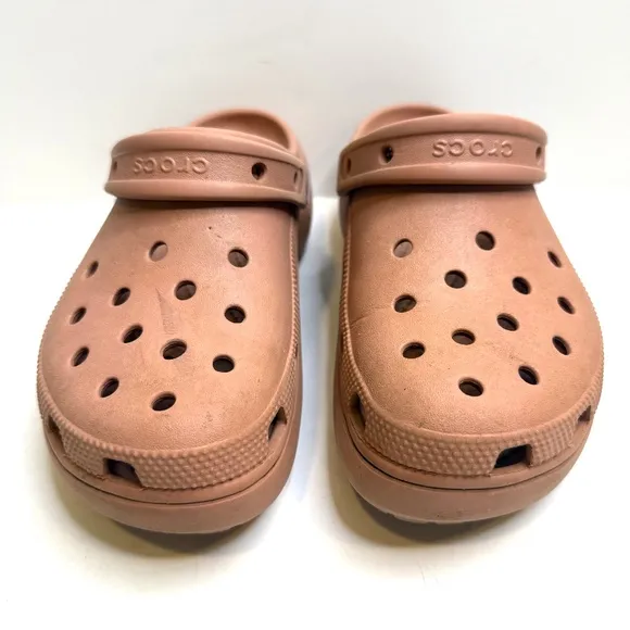 Crocs Classic Platform Clogs in Pale Blush Pink women’s size 8