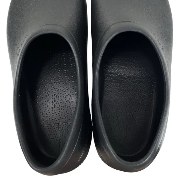 Crocs | Men 11 | Black On The Clock Slip Resistant Work‎ Slip-On Clog Shoes