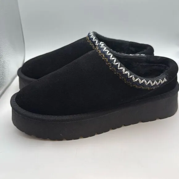 CUSHIONAIRE Kabuki Platform Boots Genuine Suede  SIZE 8.5 BLACK PREOWNED GREAT C