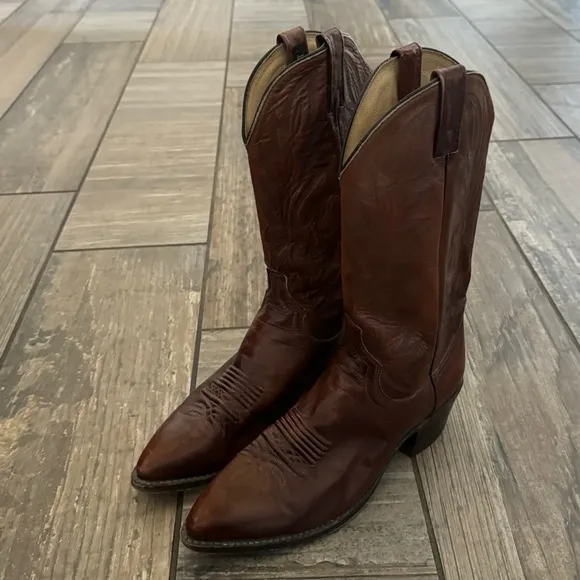 DAN POST COWBOY BOOTS WINGTIP BROWN STITCHED LEATHER, #16782 SIZE 9D, VINTAGE