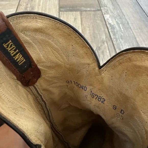 DAN POST COWBOY BOOTS WINGTIP BROWN STITCHED LEATHER, #16782 SIZE 9D, VINTAGE