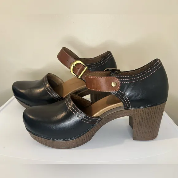 Dansko Darlene Dress Pump sling back chunky heel Womens size 39 US: 8.5-9