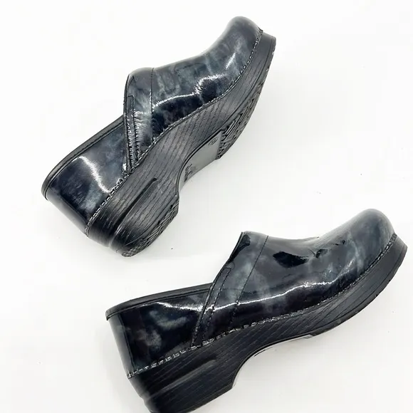 Dansko Marbled Patent Leather Women's Clogs Shoes Dark Blue Size 7.5-8 38