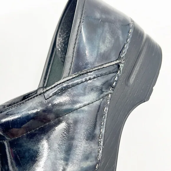 Dansko Marbled Patent Leather Women's Clogs Shoes Dark Blue Size 7.5-8 38