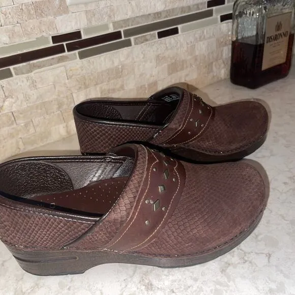 Dansko Pavan Leather Western Embossed  Clogs size 39