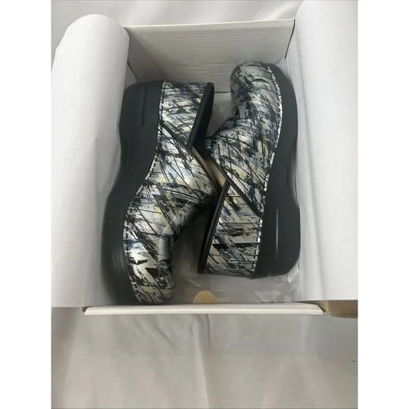 Dansko Professional Patent Leather CrissCross Clogs 39 8.5/9 Shoes 706-620202