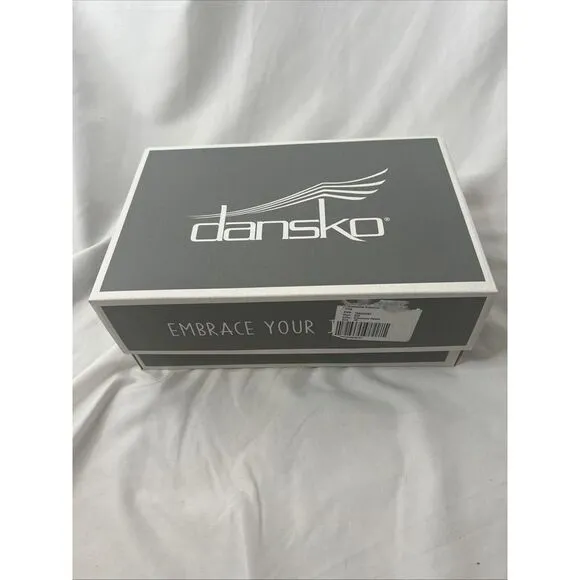 Dansko Professional Patent Leather CrissCross Clogs 39 8.5/9 Shoes 706-620202