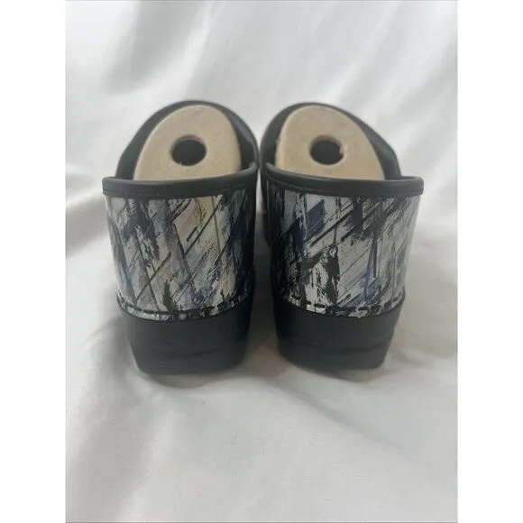 Dansko Professional Patent Leather CrissCross Clogs 39 8.5/9 Shoes 706-620202