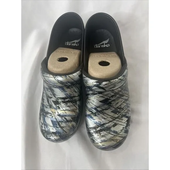 Dansko Professional Patent Leather CrissCross Clogs 39 8.5/9 Shoes 706-620202