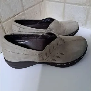Dansko Slip-on Gray Suede shoes size 6.5/ 7