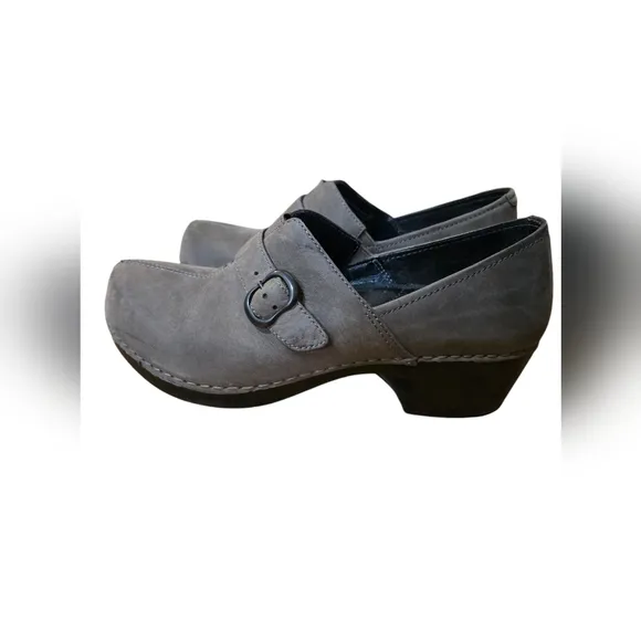 Dansko Tamara Gray Suede Leather Slip On Clog Shoes Womens Size 39 US Size 8.5-9