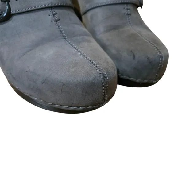 Dansko Tamara Gray Suede Leather Slip On Clog Shoes Womens Size 39 US Size 8.5-9