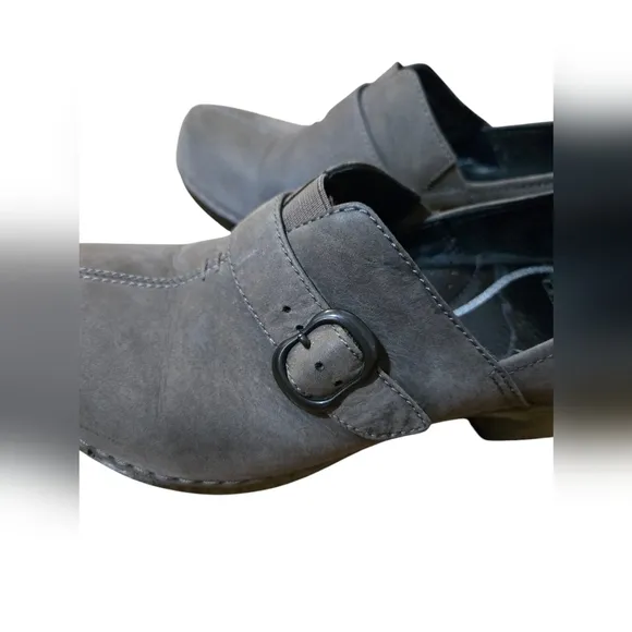 Dansko Tamara Gray Suede Leather Slip On Clog Shoes Womens Size 39 US Size 8.5-9