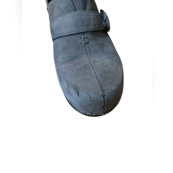 Dansko Tamara Gray Suede Leather Slip On Clog Shoes Womens Size 39 US Size 8.5-9