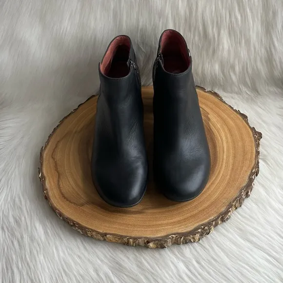 Dansko waterproof leather Perry ankle boots