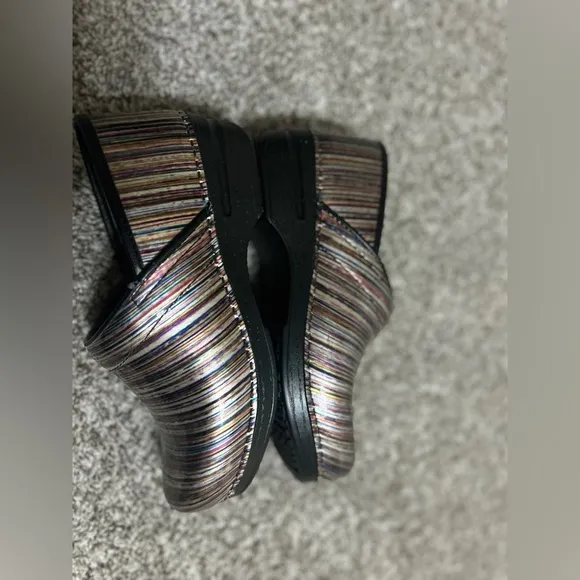 Dansko XP Professional Multicolor Patent Leather Clogs Shoes Size 39 US 8.5