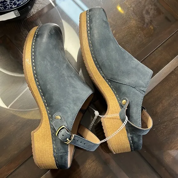 DanskoBerry Leather Buckle Strap Detail Block Heel Clogs