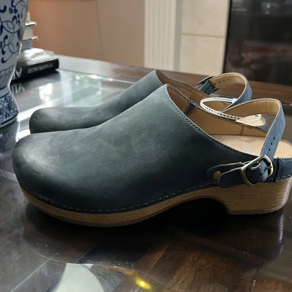 DanskoBerry Leather Buckle Strap Detail Block Heel Clogs