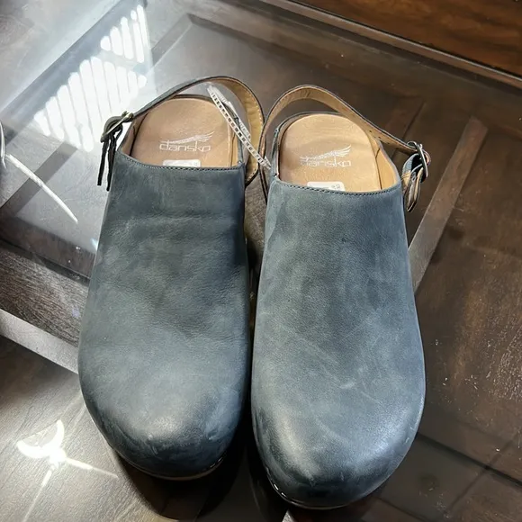 DanskoBerry Leather Buckle Strap Detail Block Heel Clogs