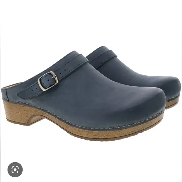 DanskoBerry Leather Buckle Strap Detail Block Heel Clogs