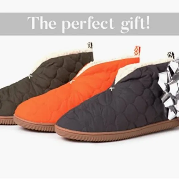 DEARFOAMS: UNISEX INDOOR - OUTDOOR/ WARM-UP BOOTIES/ SLIPPERS  (Med - Green)