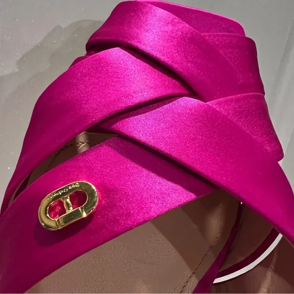 Dee Ocleppo Fuchsia Satin Cross-Strap Mules – Block Heel size 38.5