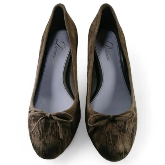 DELMAN Chunky Heel Textured Pumps Bow Sculpted Stacked Block Earthy Brown 8.5