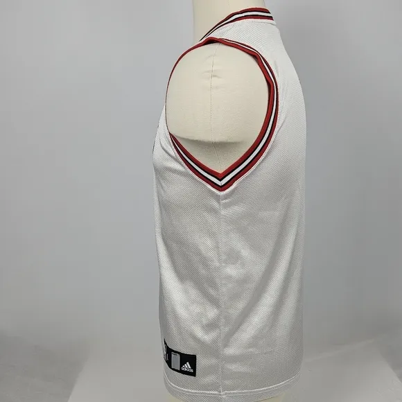 Derrick Rose #1 Chicago Bulls NBA Adidas White Swingman Jersey Men’s Size L