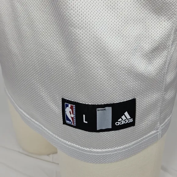Derrick Rose #1 Chicago Bulls NBA Adidas White Swingman Jersey Men’s Size L