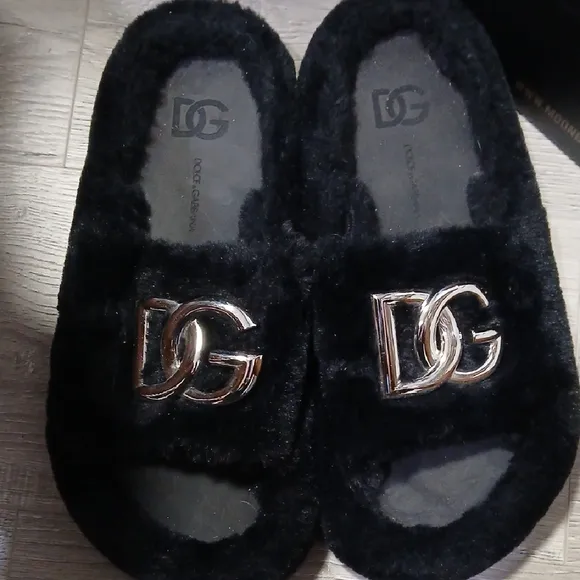 Dolce &amp; Gabbana Black Plush Slippers