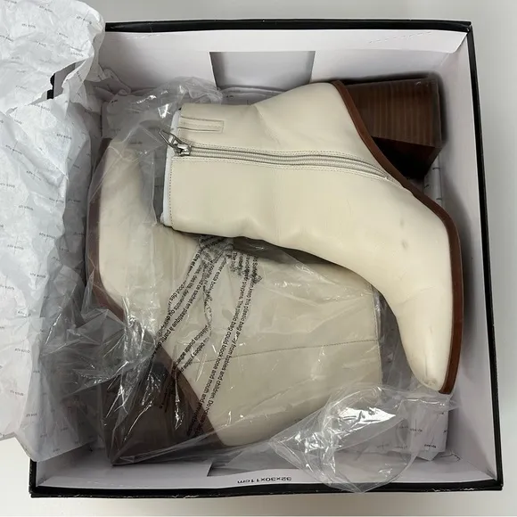 Dolce Vita Ivory Leather Ankle Boots Size 8