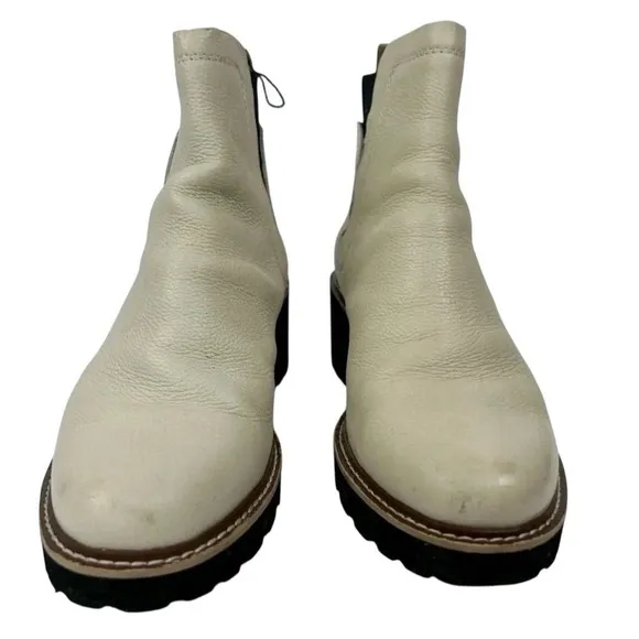 Dolce Vita ivory leather Huey H2O boots. Waterproof w/ lug heels. Sz 10