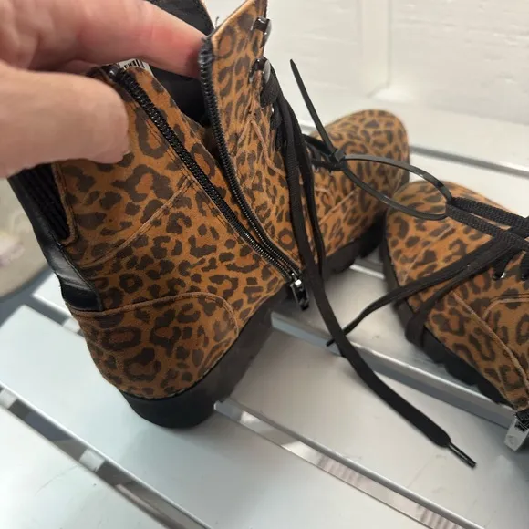 Donald Pliner Cheetah Print Lace Up Boots Size 7.5 NWOT