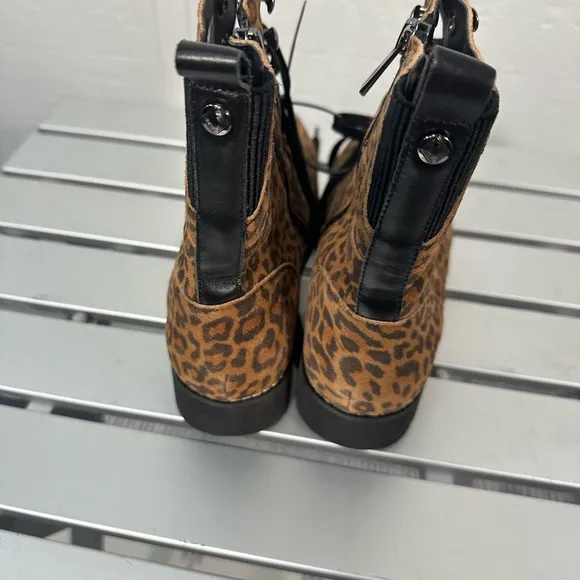 Donald Pliner Cheetah Print Lace Up Boots Size 7.5 NWOT