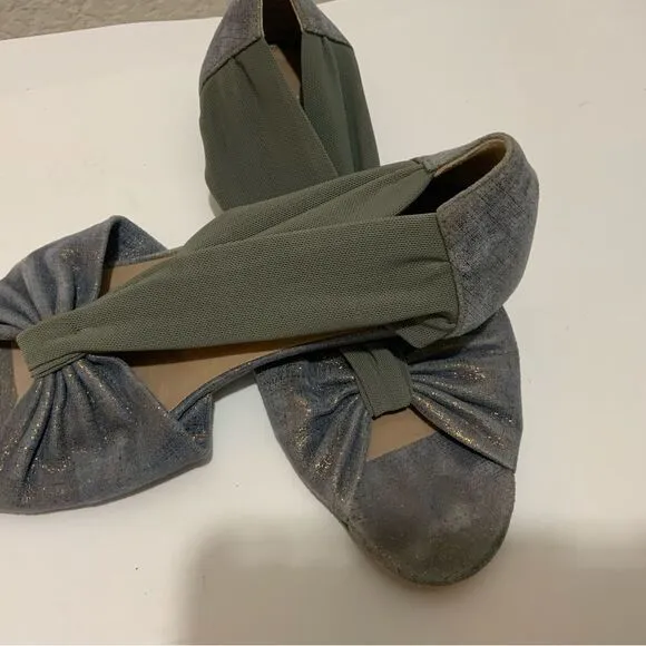 Donald Pliner - ladies Gray  fancy sparkling flat shoes w fabric cross strap 8