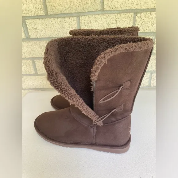 Dr. Comfort Tonya Women's Chocolate Brown Button Detail Boots Slippers
